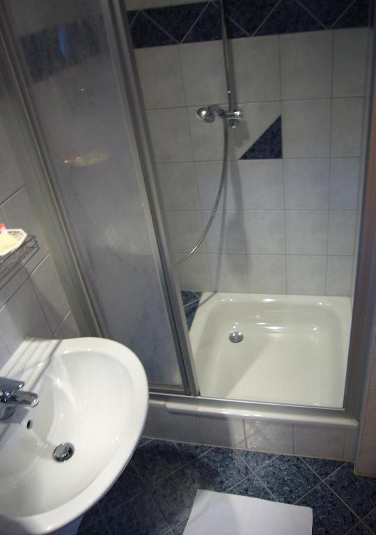 Hotel Deutsches Haus Kaub Ruang foto